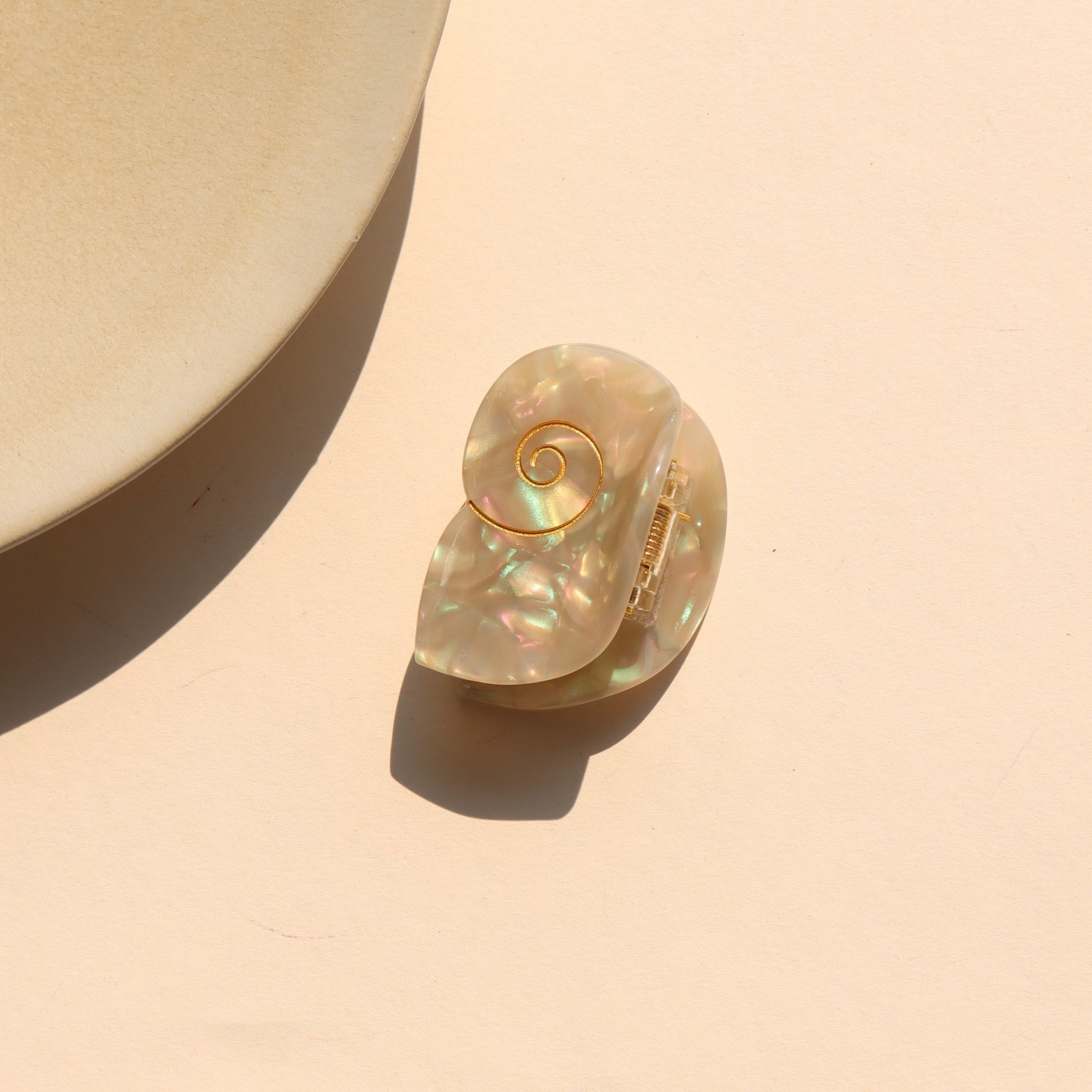 Winona Irene Sea Shell Hair Claw Clip