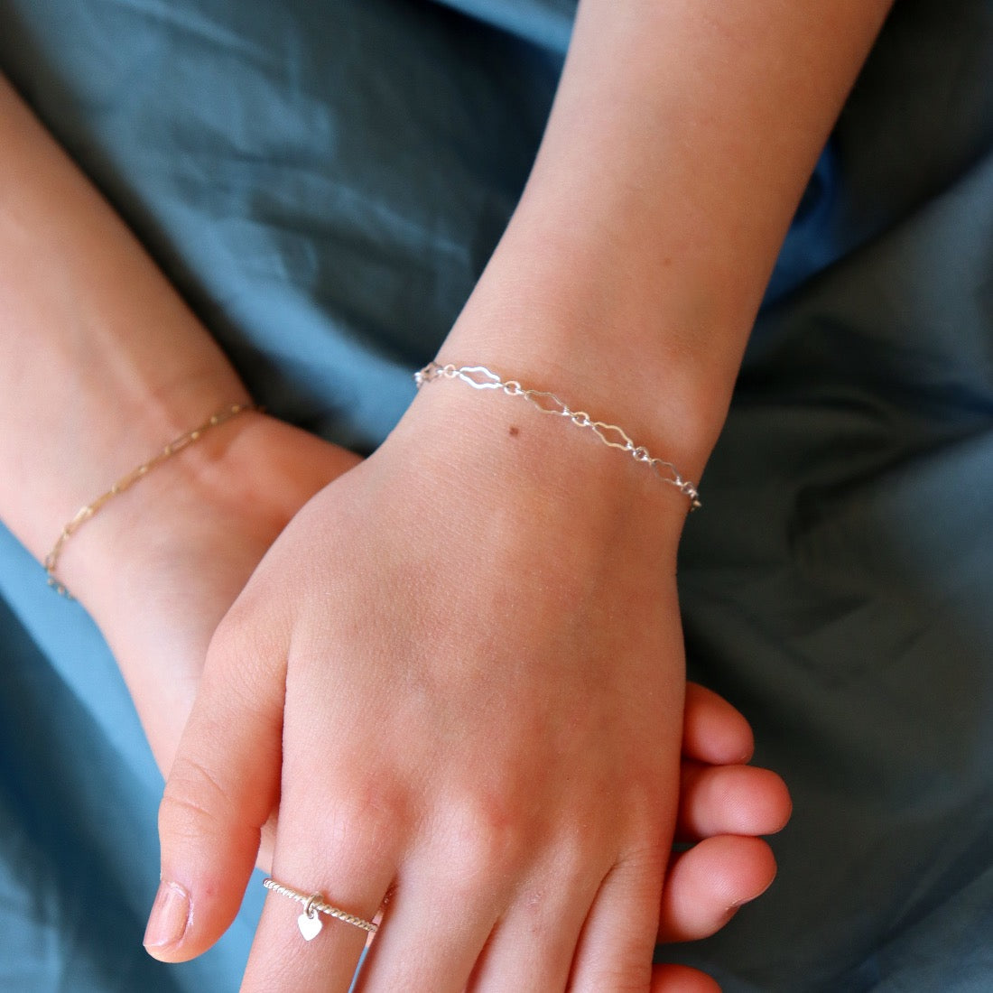 Model wearing 925 sterling silver Clara chain.