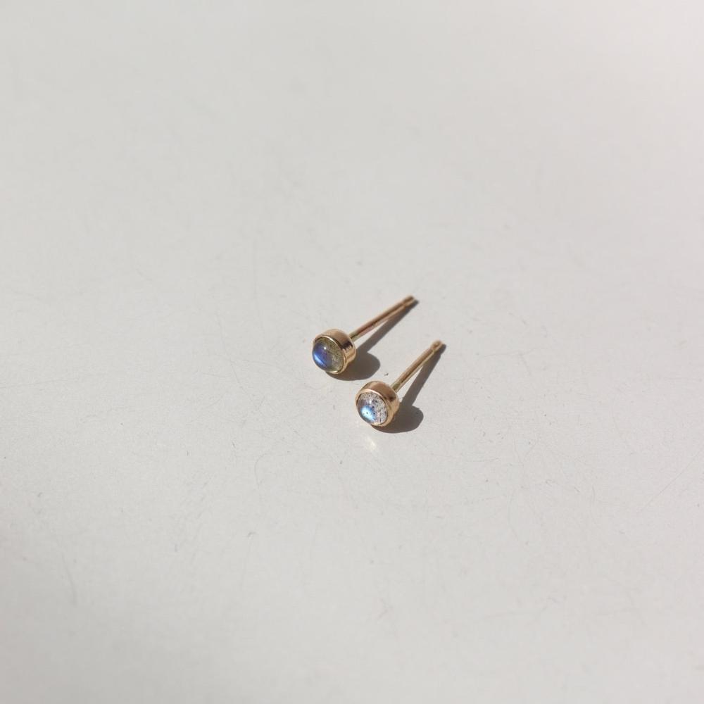 Labradorite Studs in 14k Gold