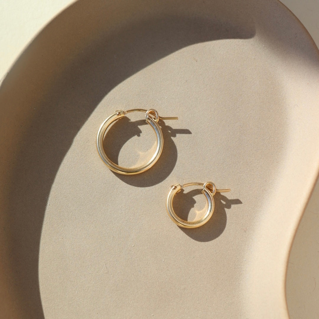 classic hoops, minimal gold hoops, clasp hoops, 14k gold filled hoop earrings, waterproof, earrings, gold earrings, token jewelry , women&#39;s fashion